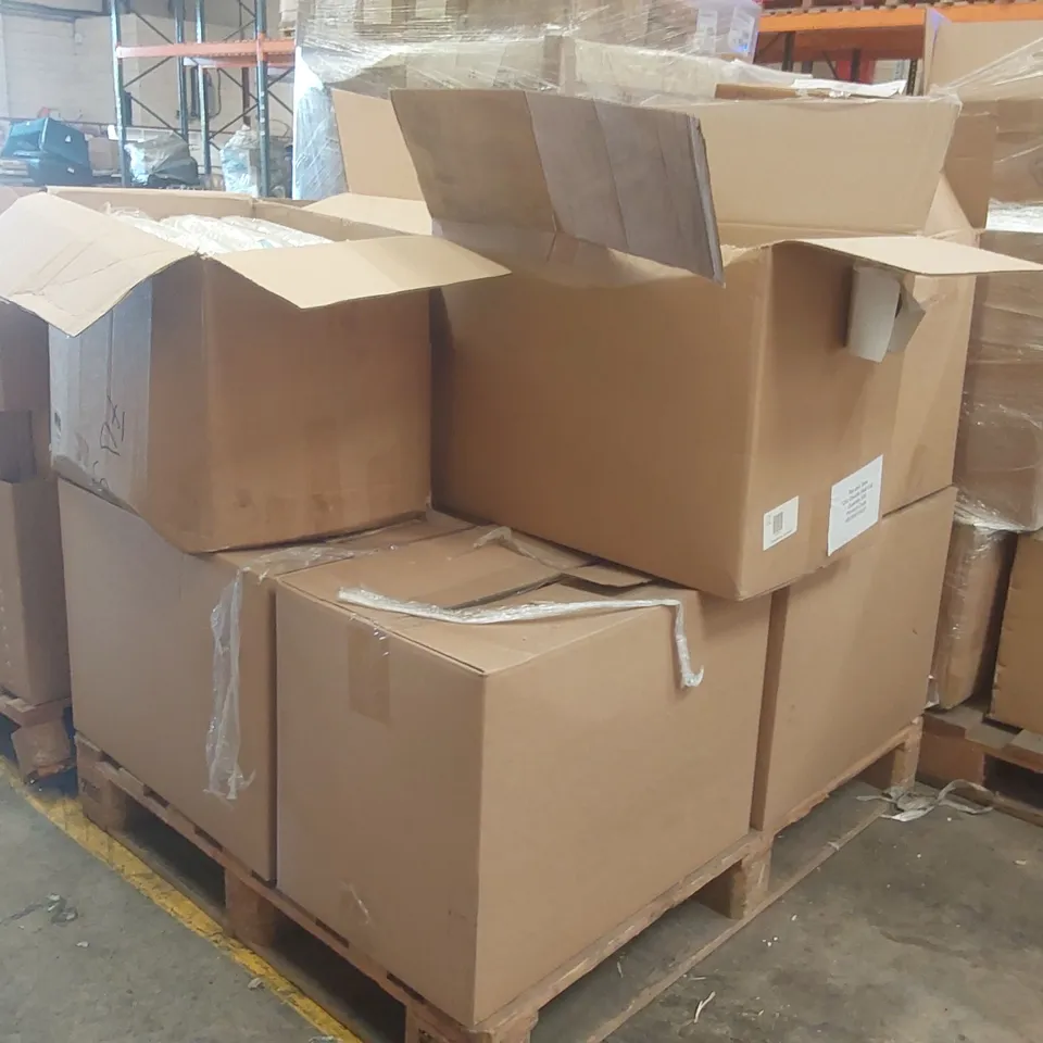 PALLET CONTAINING A VERY LARGE QUANTITY OF ASSORTED BRAND NEW DISPOSABLE CUPS