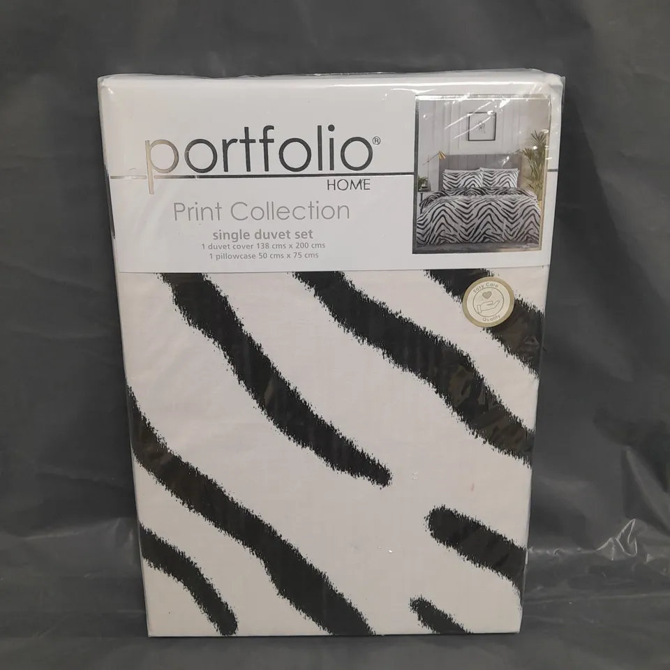 SEALED PORTFOLIO PRINT COLLECTION DUVET SET - SINGLE 