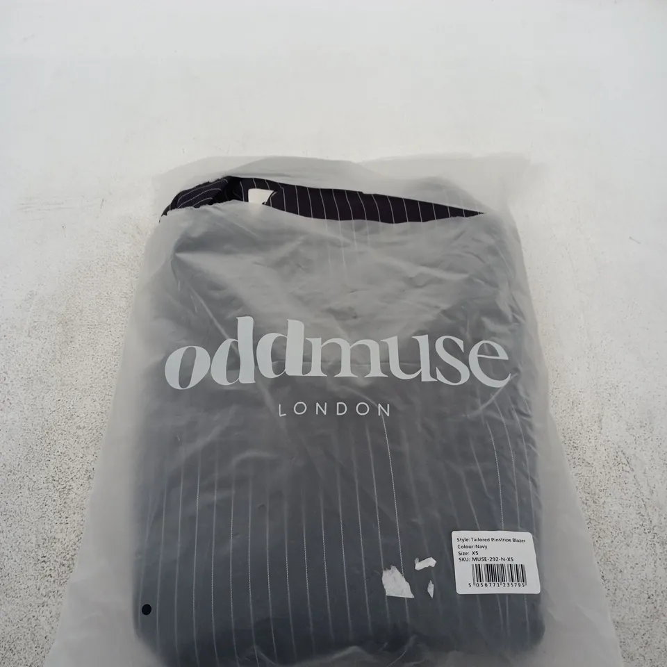 ODDMUSE LONDON TAILORED PINSTRIPE BLAZER – NAVY, XS