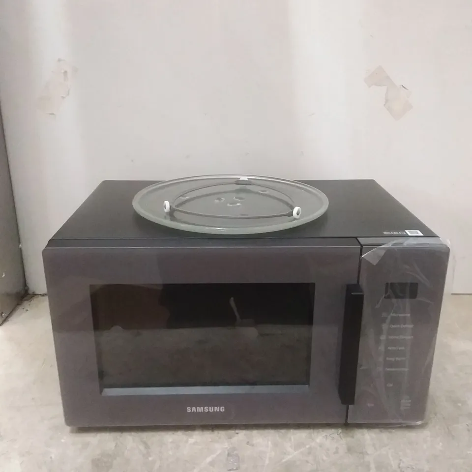 BOXED SAMSUNG 23L MICROWAVE OVEN RRP £179
