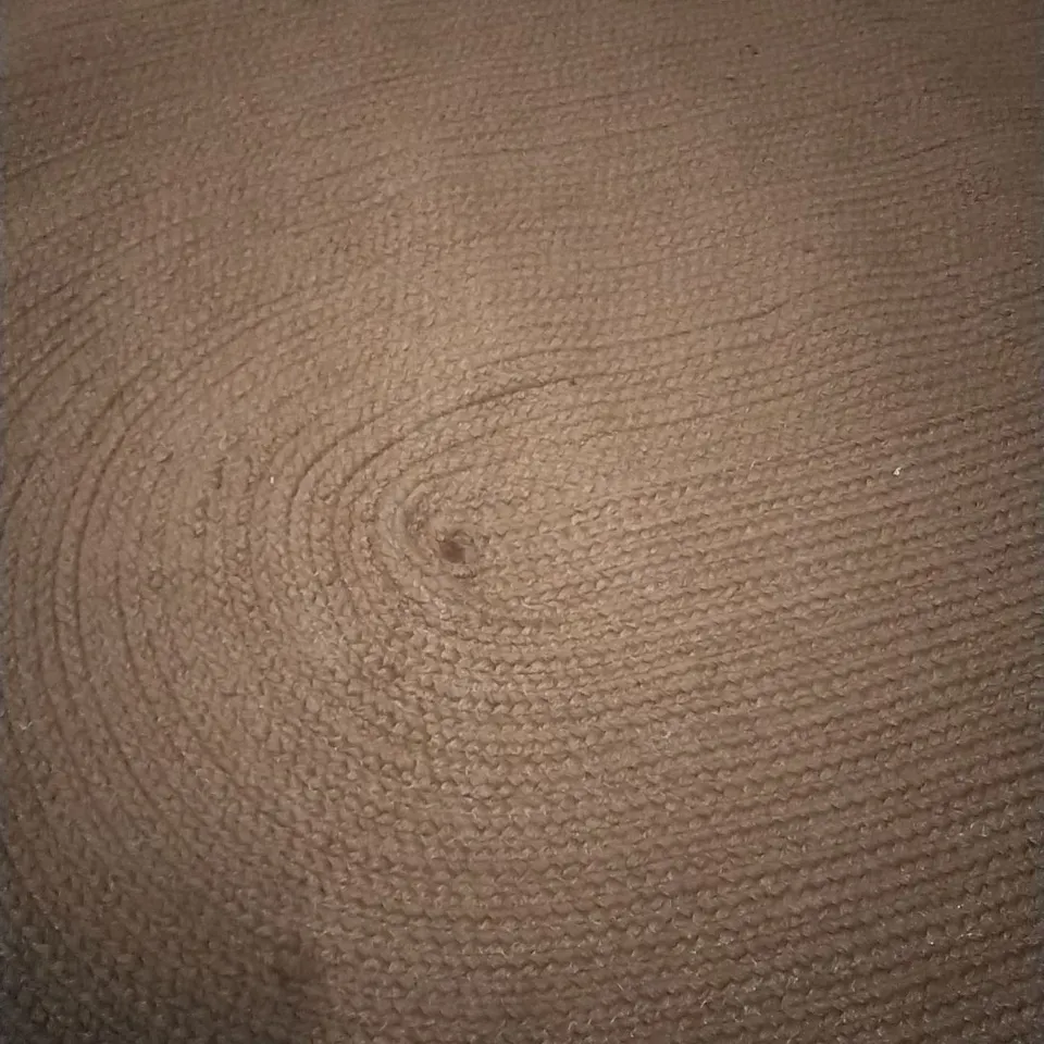 QUALITY DESIGNER RUG APPROXIMATELY 226X160CM