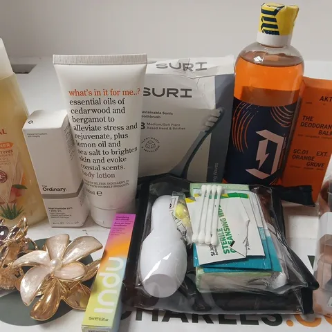 APPROX 12 ASSORTED BEAUTY PRODUCTS TO INCLUDE ASTONISH CONDITIONER, AKT THE DEODORANT BAML, ELF MAKEUP BRUSH, ETC