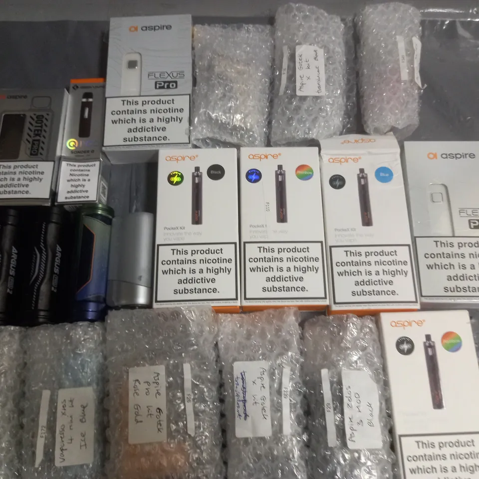 LOT OF APPROXIMATELY 20 ASSORTED VAPING ITEMS TO INCLUDE ASPIRE AND ARGUS 