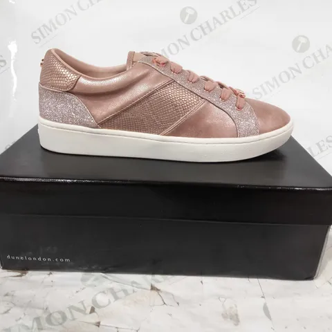 BOXED PAIR OF DUNE LONDON EVERLEE LACE UP TRAINERS IN ROSE GOLD COLOUR W. GLITTER EFFECT UK SIZE 5