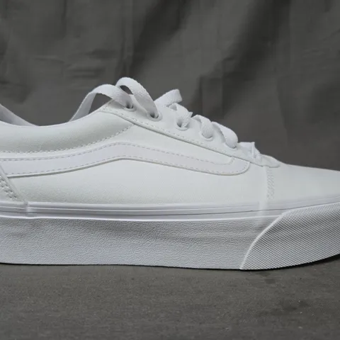 BOXED PAIR OF VANS SHOES IN WHITE UK SIZE 8