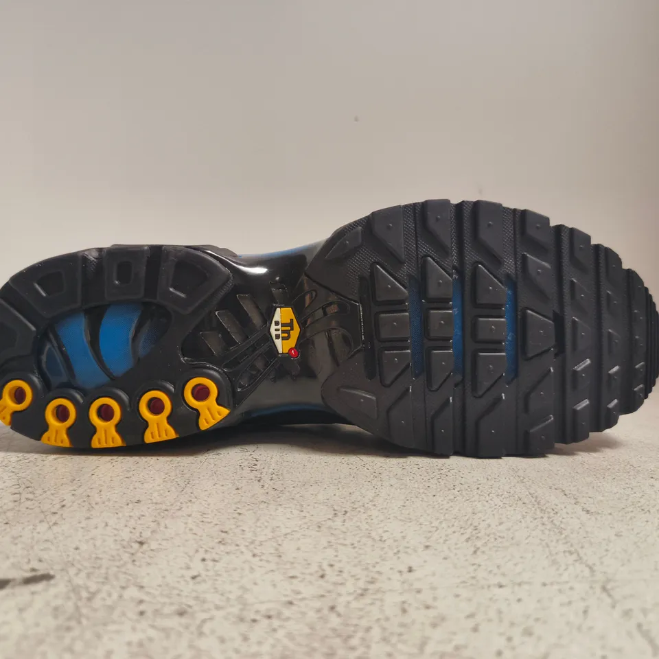 PAIR OF NIKE AIR TN TRAINERS IN BLACK/BLUE SIZE UK 11