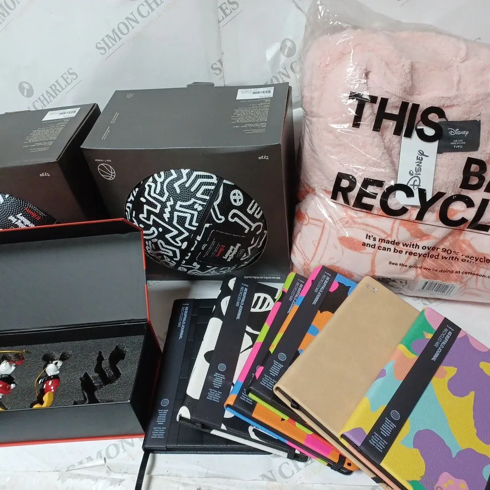 APPROXIMATELY 9 COTTON ON ITEMS INCLUDING KEITH HARING BARKETBALLS, DISNEY THROW, 6 A5 NOTEBOOKS, PEACH BACKPACK, DISNEY ORNAMENTS
