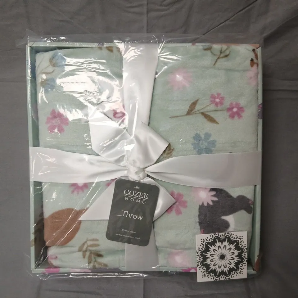 COZEE HOME THROW - CAT THEMED THROW - 152 X 203 CM