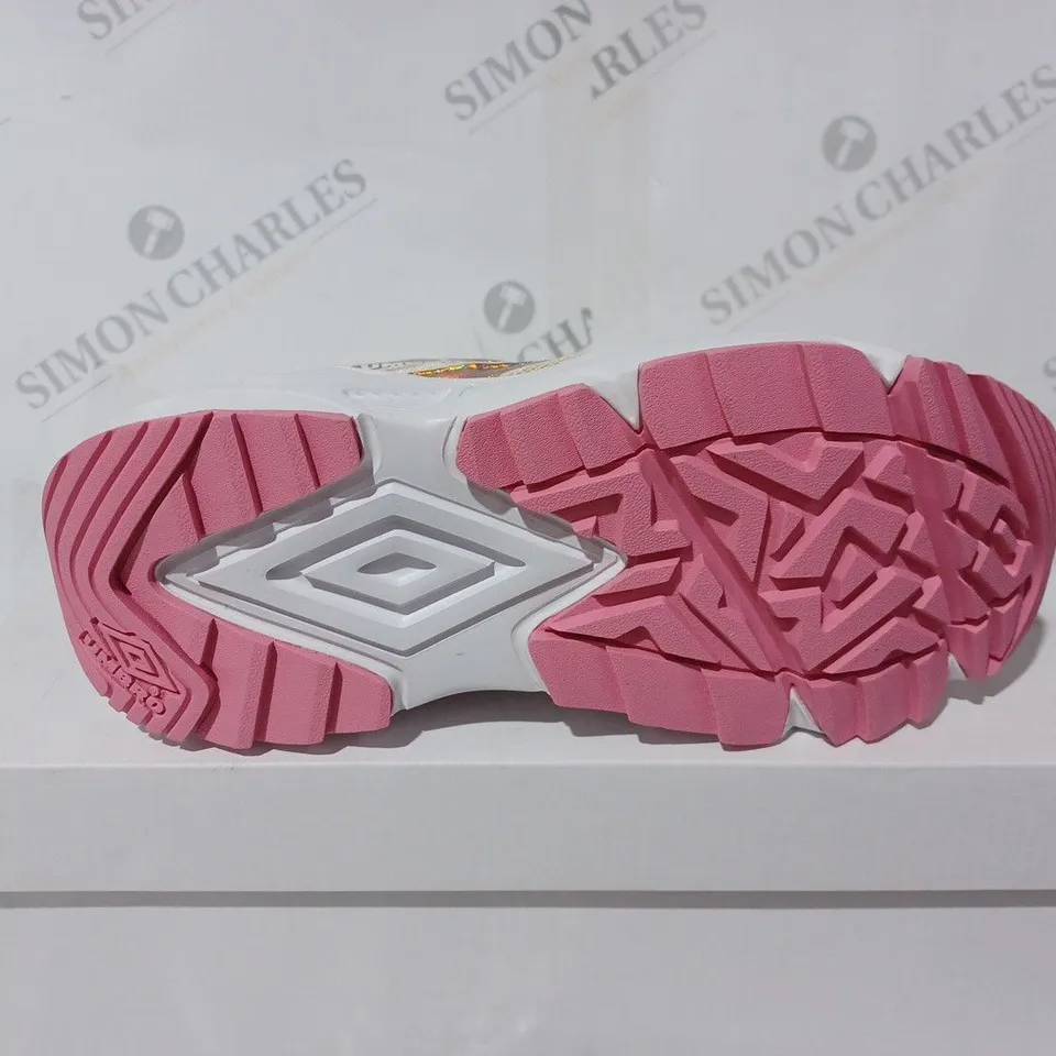 BOXED UMBRO NEPTUNE IRIDESCENT WOMANS - UK 6 