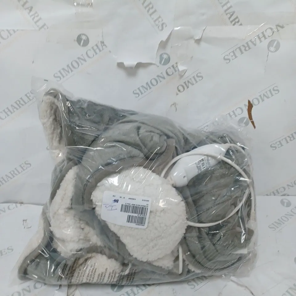 BOXED COZEE HOME OVERSIZED HEATED WRAP IN SILVER/GREY