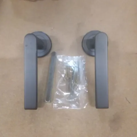 BOXED SEROZZETTA LATCH DOOR HANDLE - SET OF 2