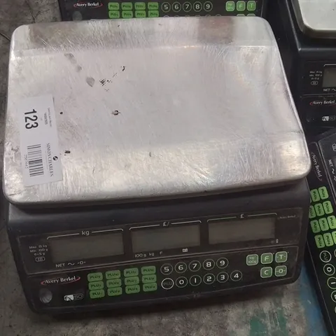 AVERY BERKEL FX50 RETAIL SHOP WEIGHING SCALE. 