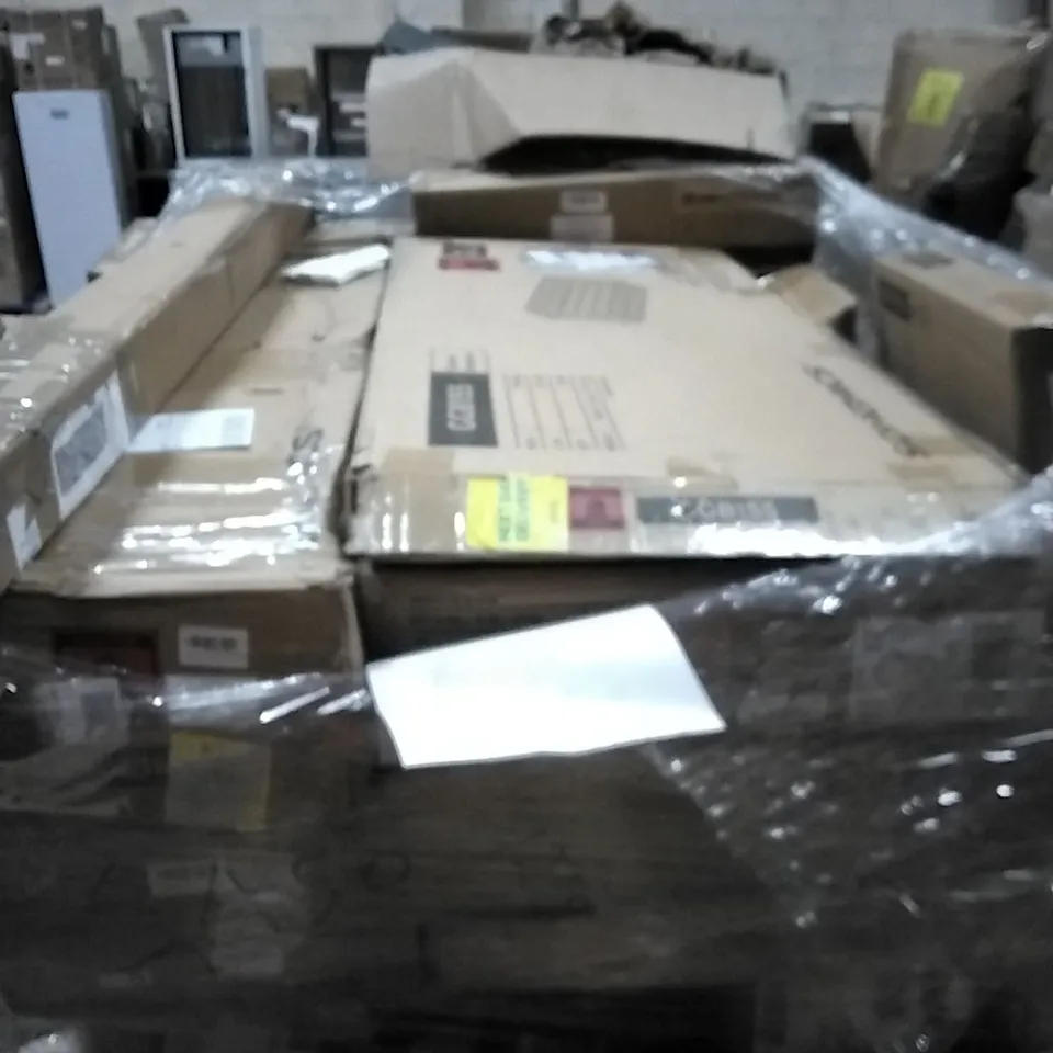 PALLET OF HOUSEHOLD ITEMS TO INCLUDE CAMPING CHAIR, XPATIO UMBRELLA, STEEL LADDER, CLOTHES RACK AND OTHER ASSORTED ITEMS....