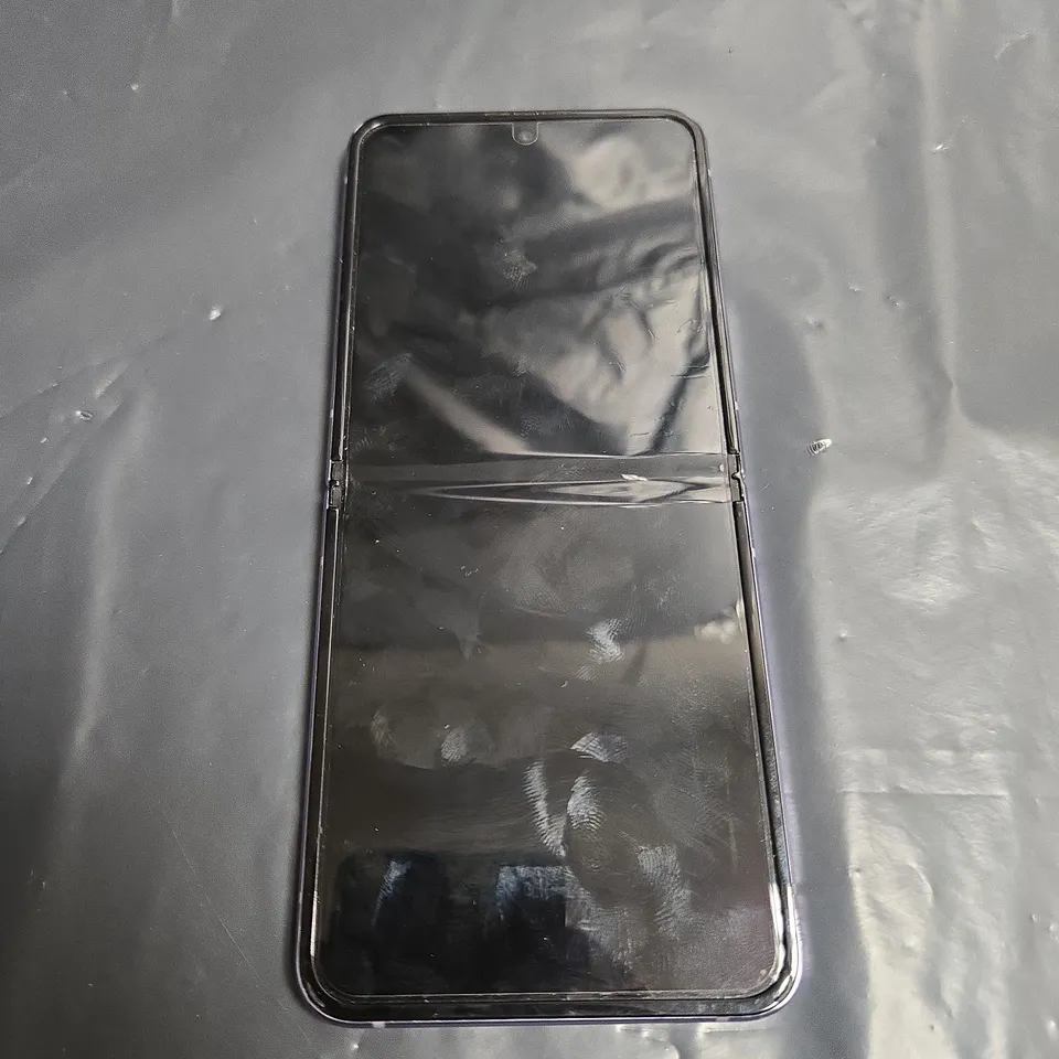 SAMSUNG GALAXY Z FOLD SMARTPHONE (MODEL UNSPECIFIED)