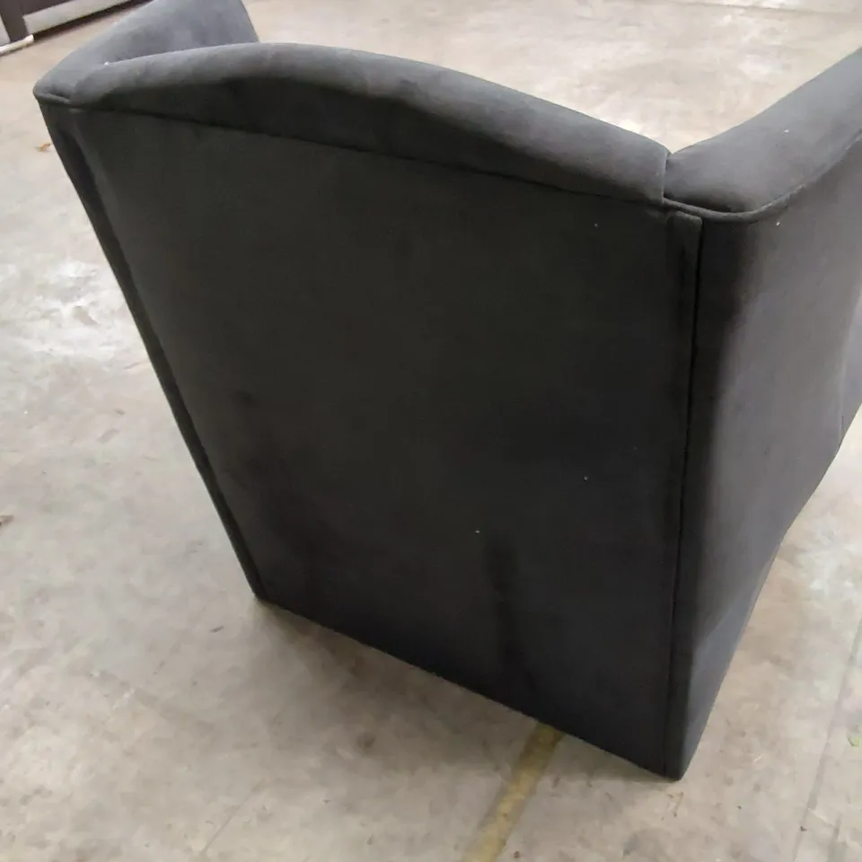 QUALITY DESIGNER FABRIC UPHOLSTERED ARMCHAIR