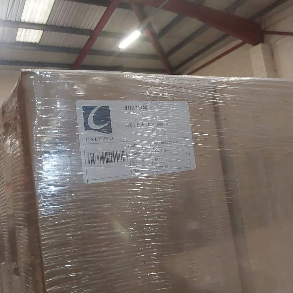 PALLET CONTAINING A LARGE QUANTITY OF CALYPSO WC/BIDET CARCASSES