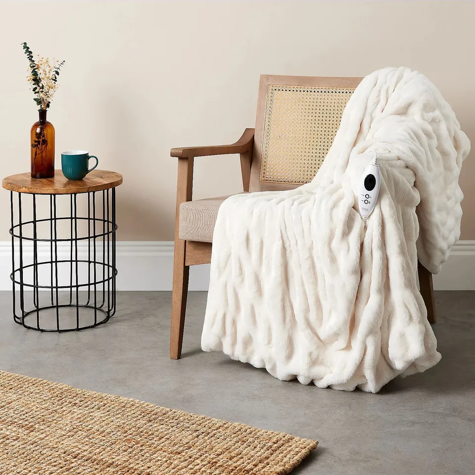 COZEE HOME LUXURY RUCHED FAUX FUR AND VELVETSOFT HEATED THROW TAUPE OMBRE