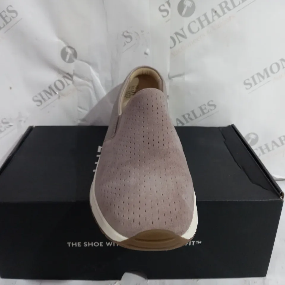BOXED NATURALIZAER SLIP ON PLATFORM TRAINERS - SIZE 7