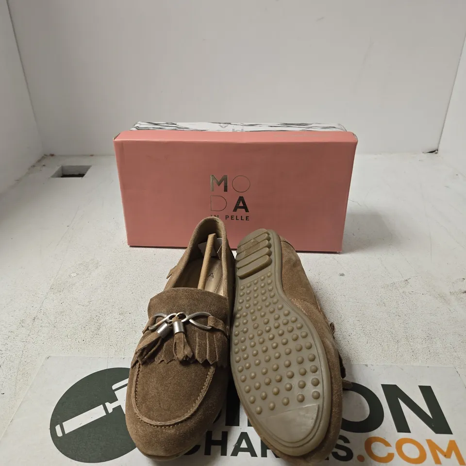 MODA IN PELLE ESSANA BEIGE SUEDE TASSEL MOCCASINS, UK 6 (EU 39)