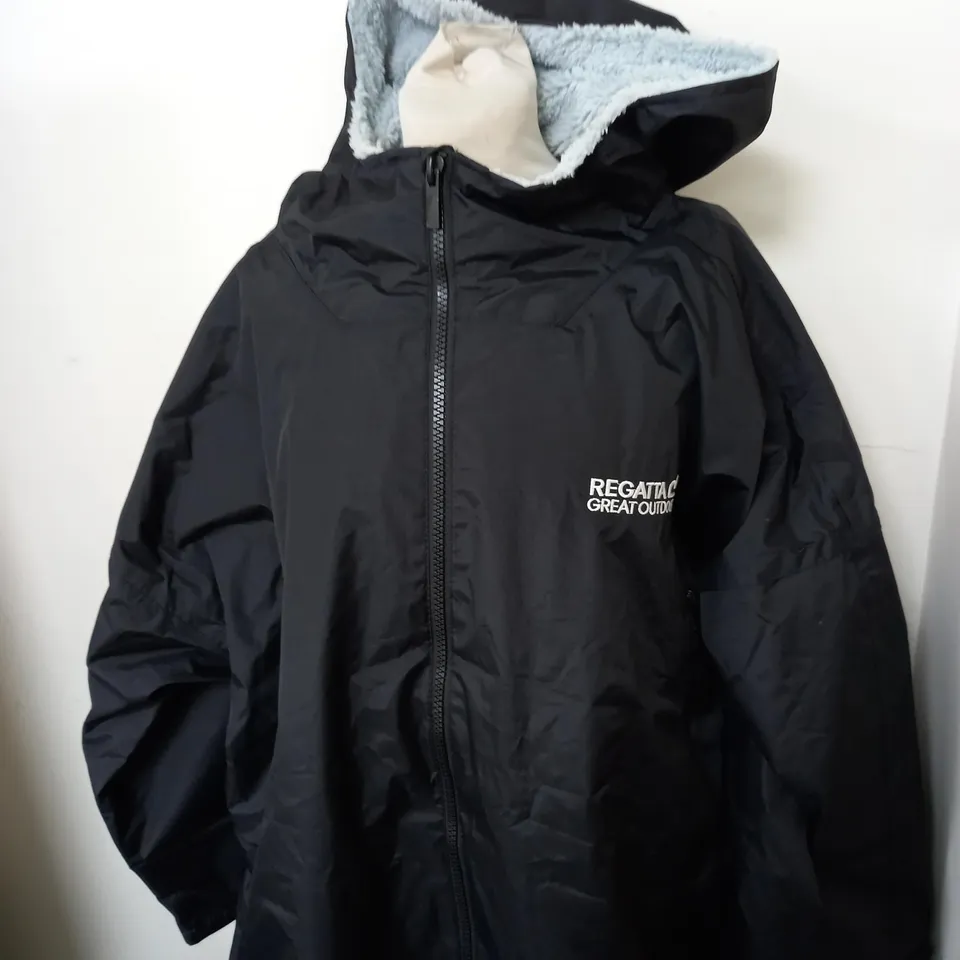 REGATTA ADULT WATERPROOF ROBE SIZE S-,