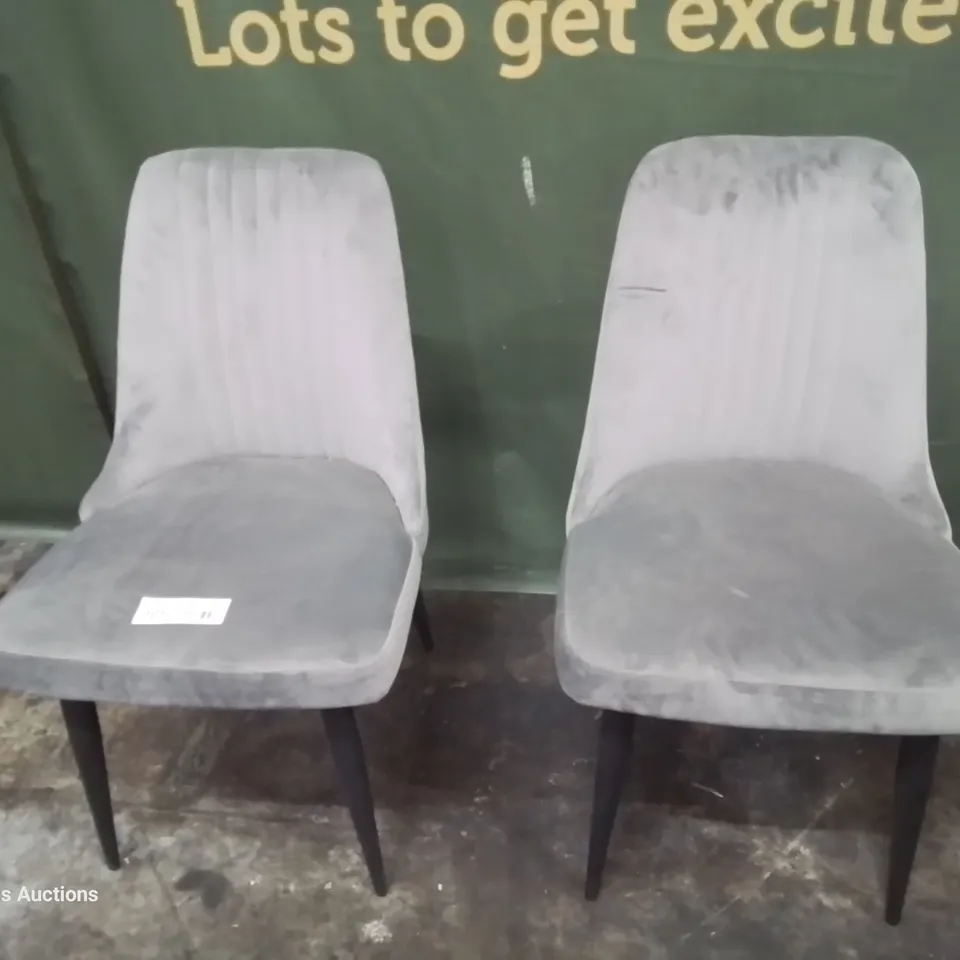 PAIR OF DESIGNER UPHOLSTERED DINING CHAIRS GREY PLUSH FABRIC