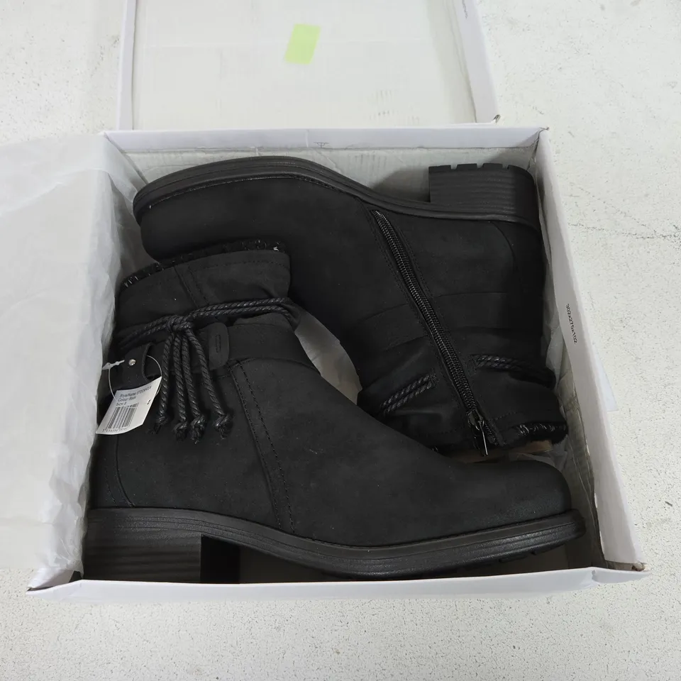 E. Shoes by Emma Stockholm Boots – Black, UK 8