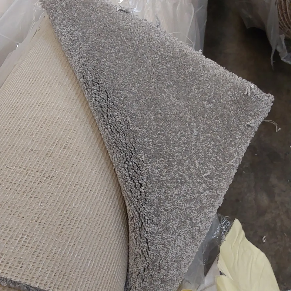 ROLL OF QUALITY PINNACLE AB STEPPING STONE CARPET // SIZE: APPROX. 5 X 3.1m