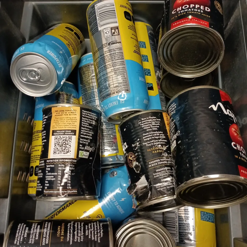 APPROXIMATELY 10 ASSORTED FOOD/DRINK PRODUCTS TO INCLUDE CHOPPED TOMATOES & C4 DRINK 