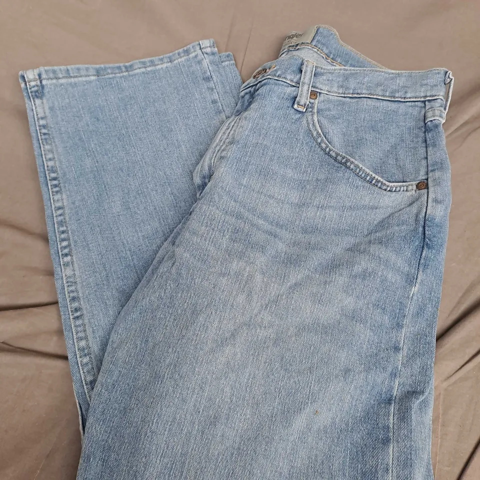 WRANGLER AUTHENTICS FRONTIER 880 RELAXED STRAIGHT JEANS - 33/30