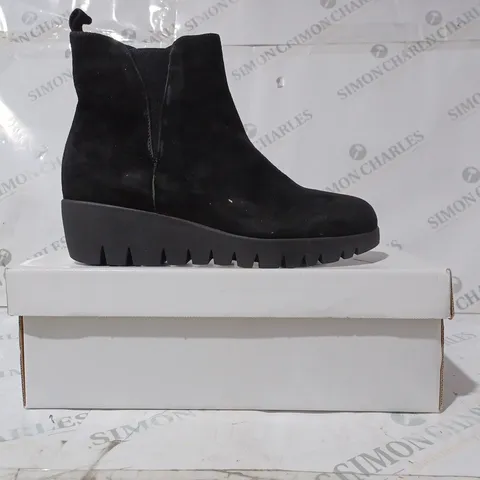 BOXED PAIR OF SHOON SUEDE SIDE-ZIP WEDGE ANKLE BOOTS IN BLACK UK SIZE 6
