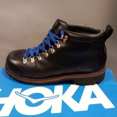 BOXED HOKA M CLIFTON  GTX SIZE 9.5