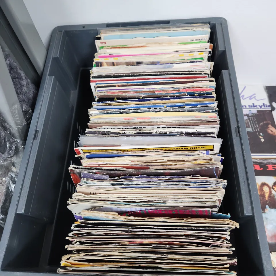 A COLLECTION OF VINYL SINGLES SINGLES