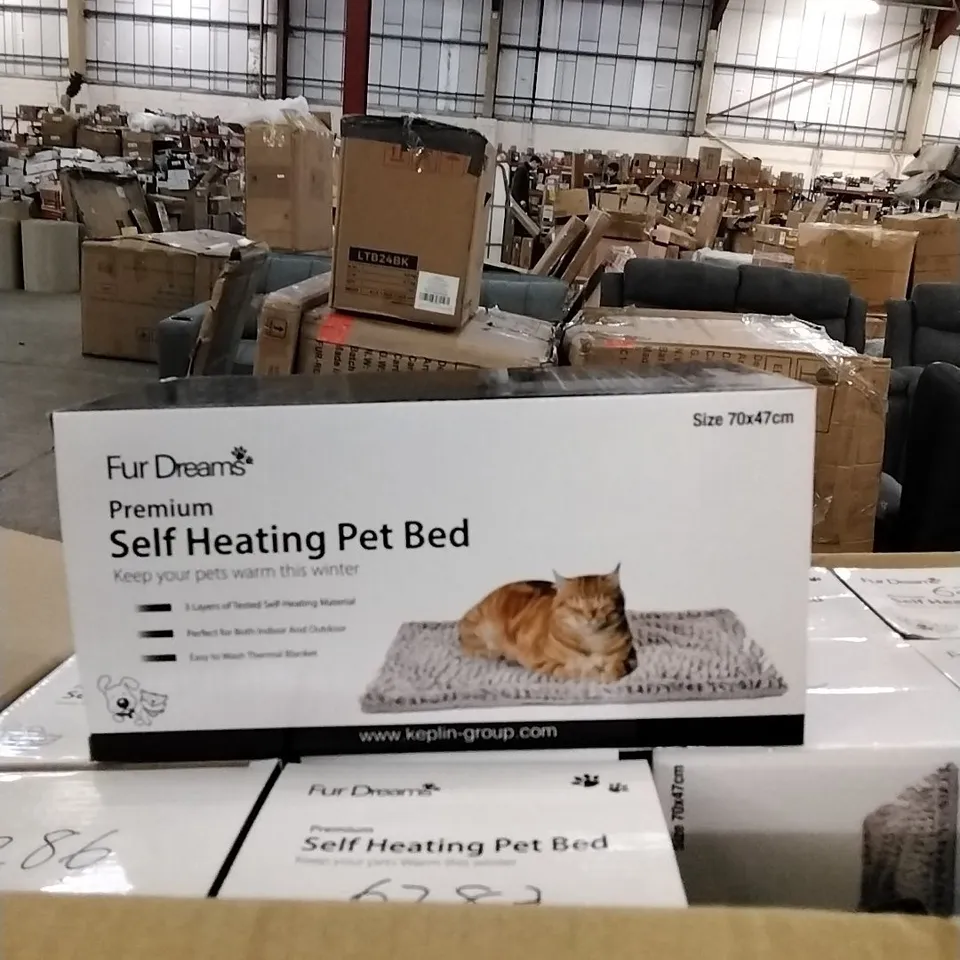 BOXED FURDREAMS SELF HEATING EASY TOWASH PET BED 