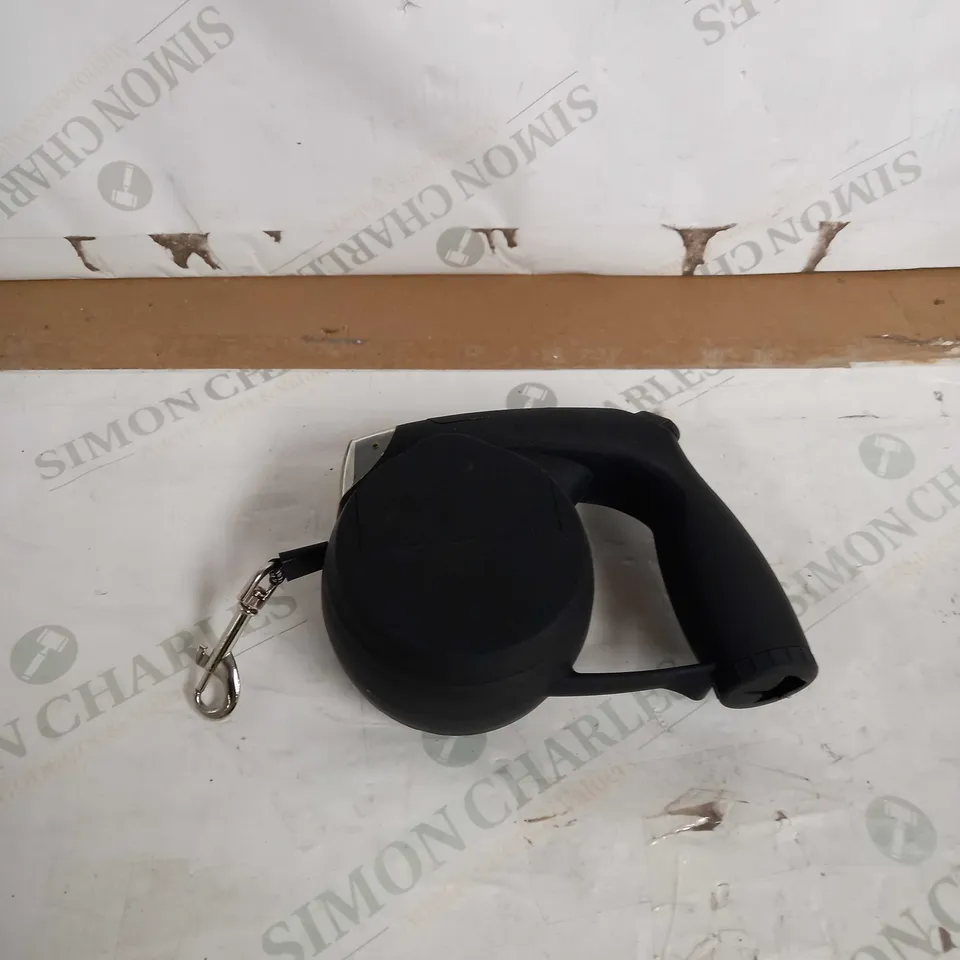 BOXED BLACK RETRACTABLE DOG LEAD WITH TORCH 