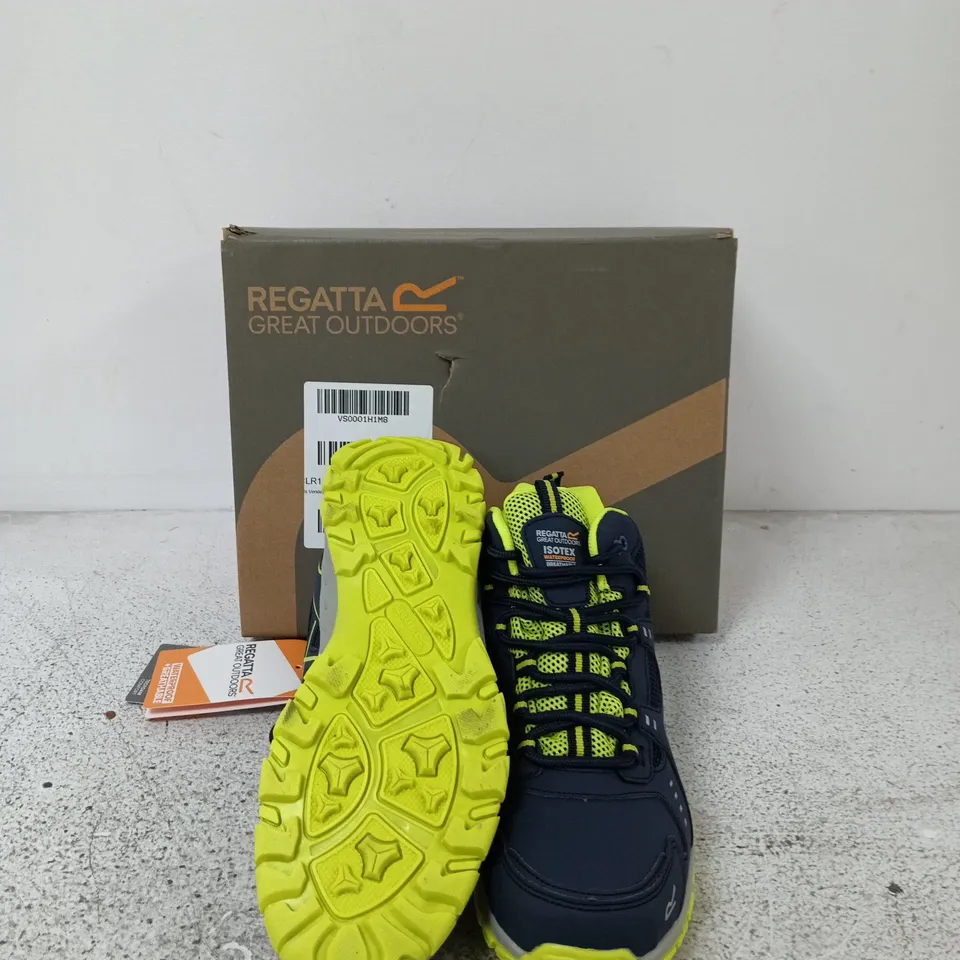 REGATTA VENDEAVOUR BOOT JUNIOR WATERPROOF WALKING BOOT -NAVY