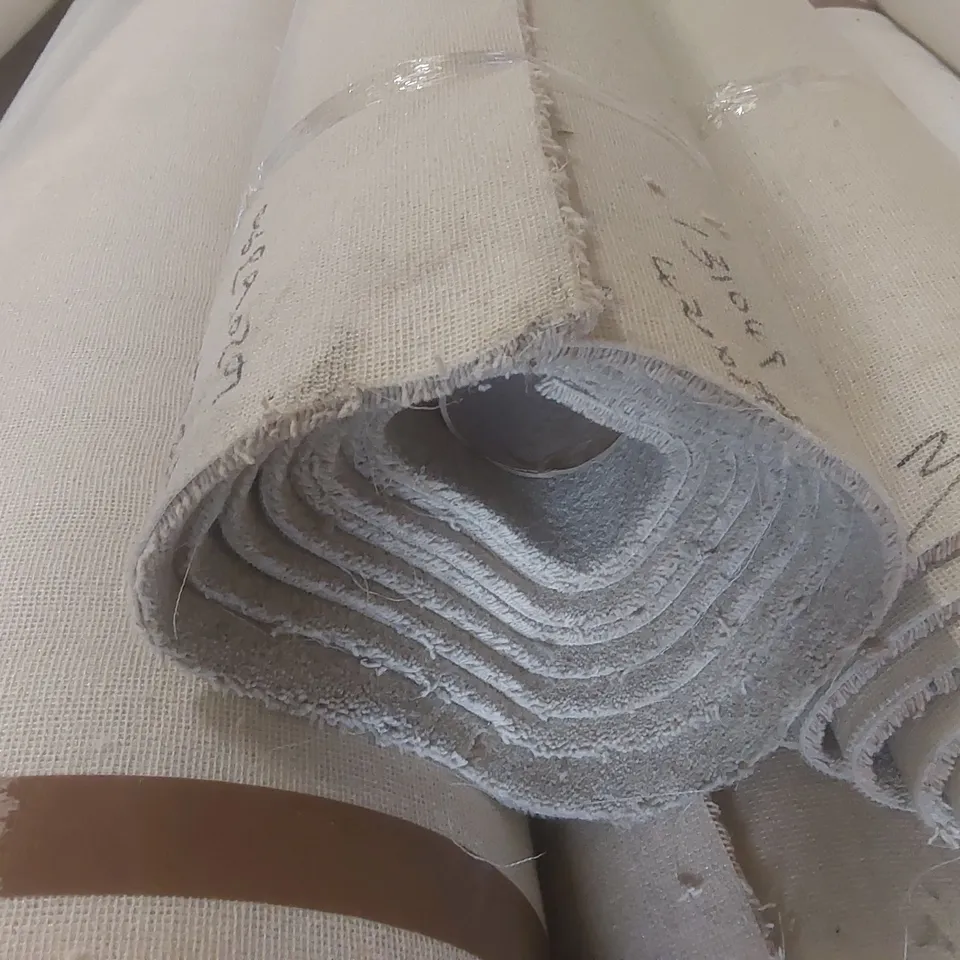 ROLL OF QUALITY LINGDALE ELITE BURNSALL CARPET - APPROXIMATELY 3.9 x 4.2m