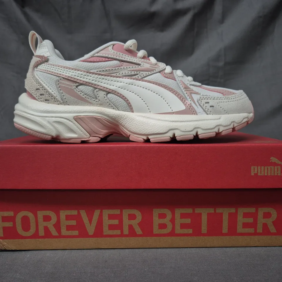 BOXED PAIR OF PUMA SHOES IN CREAM/ROSE UK SIZE 4