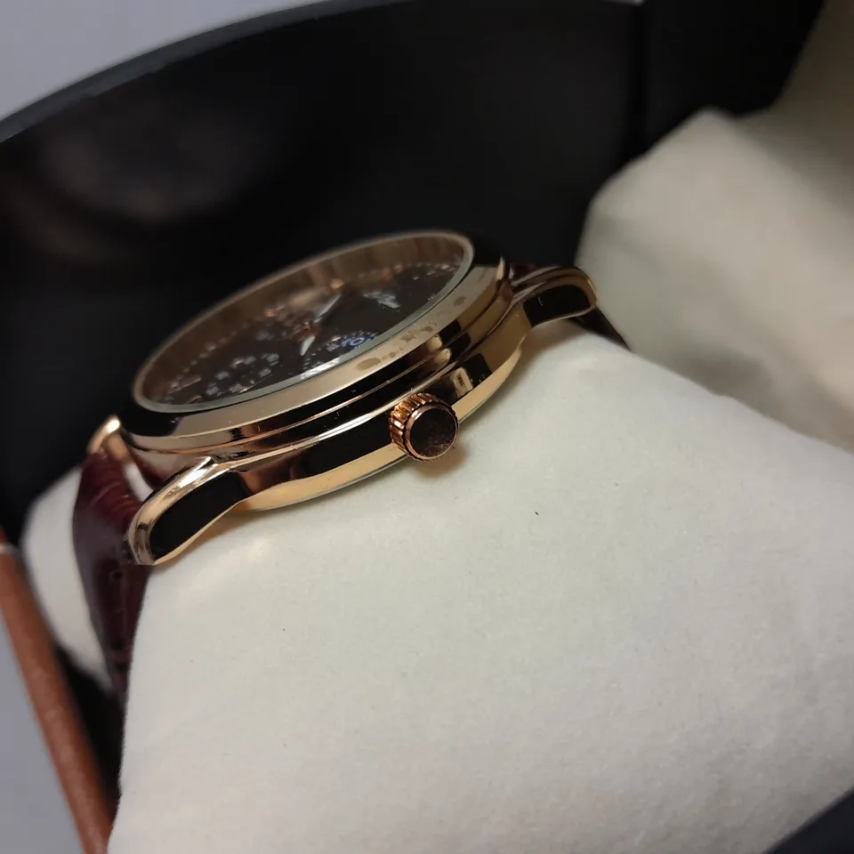 LA BANUS CHRONOGRAPH STAINLESS STEEL WATCH WITH BURGHUNDY LEATHER STRAP IN GIFT BOX