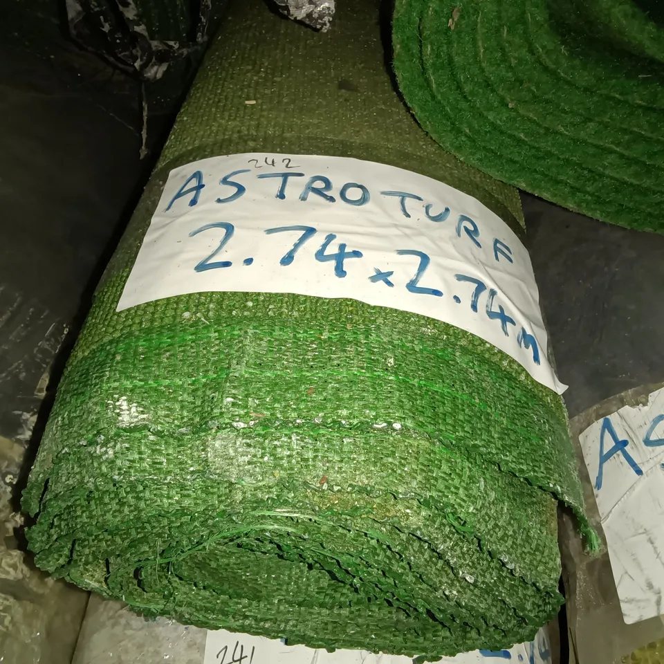 ROLL OF ASTROTURF - 2.74 X 2.74M