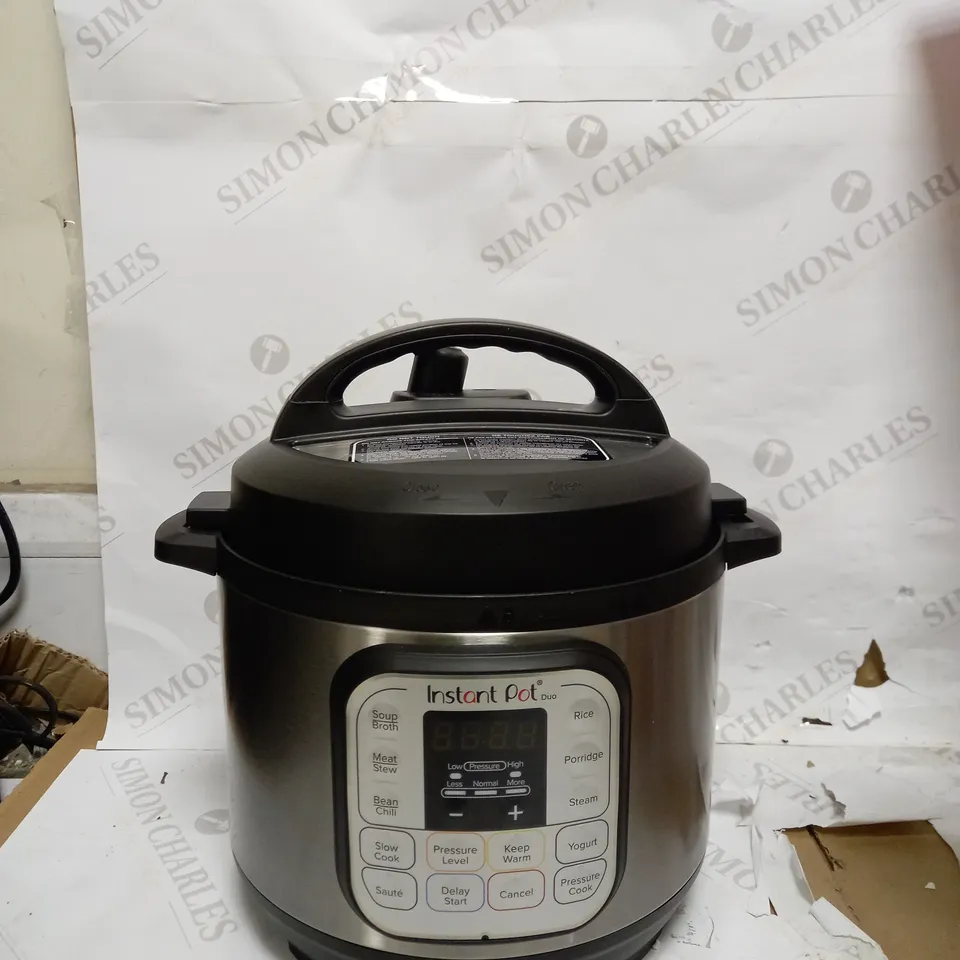 INSTANT POT DUO MINI PRESSURE COOKER