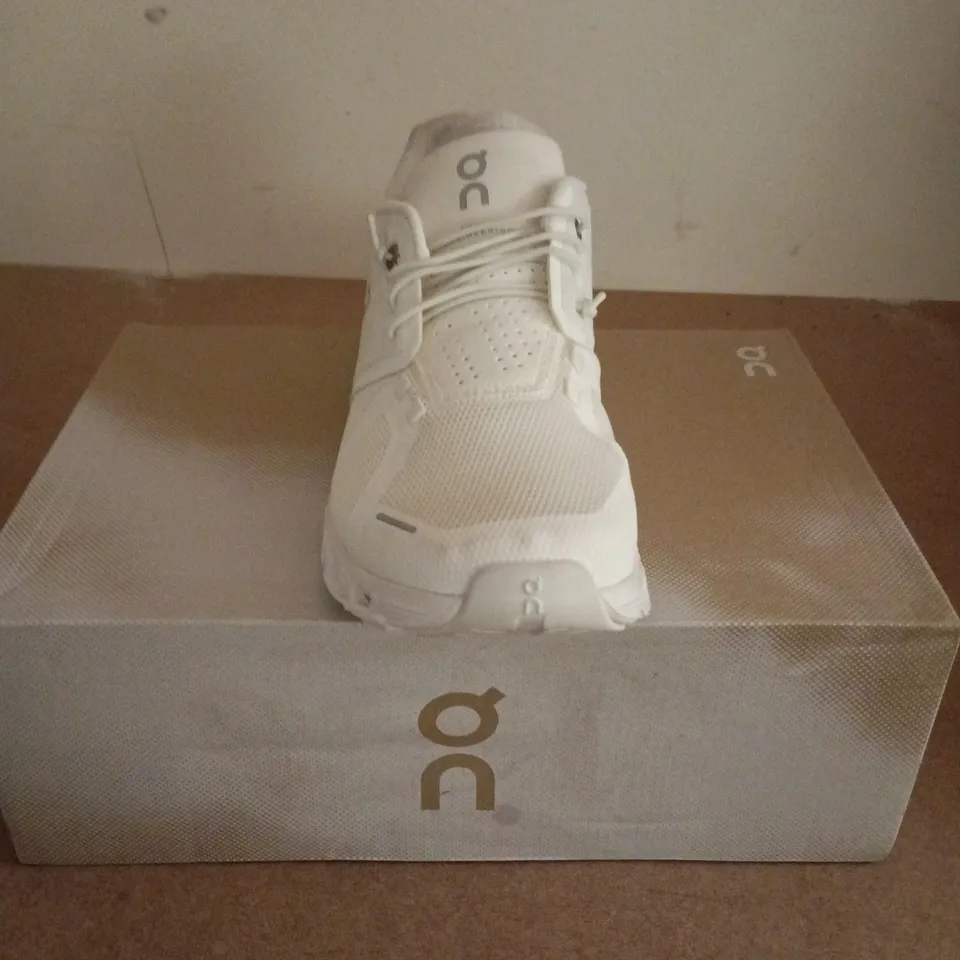 BOXED PAIR OF ON CLOUD 5 IN WHITE - UK 9