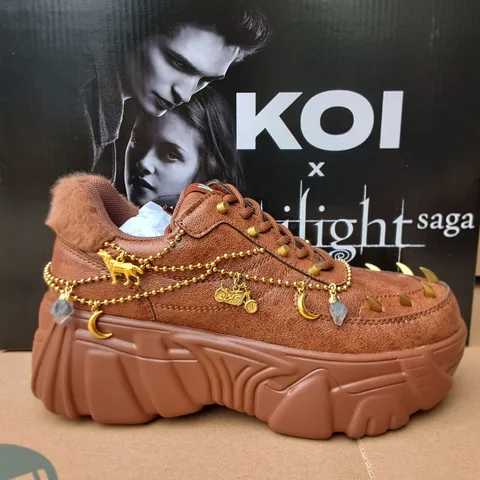 BRAND NEW BOXED KOI TWIGHLIGHT LOCA JINX CHARM TRAINERS IN BROWN - UK 5