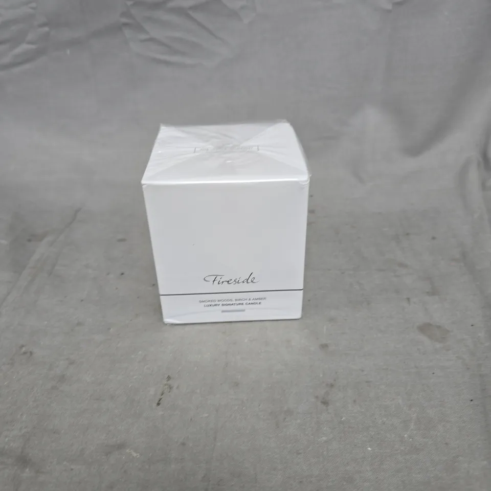 BOX OF APPROXIMATELY 20 HOUSEHOLD ITEMS INCLUDING: FOOT MASSAGER, LUXURY PEN AND FIRESIDE CANDLE