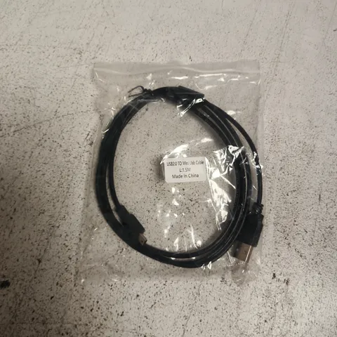 APPROXIMATELY 30 USB2.0 TO MINI USB CABLES