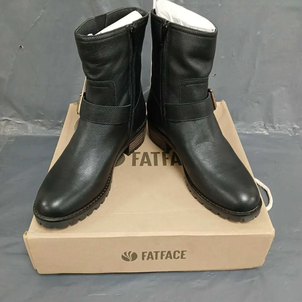 BOXED PAIR OF FATFACE LIBERTY BIKER BOOTS IN BLACK SIZE 5