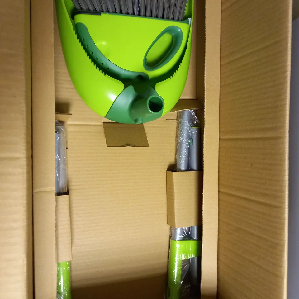 ESSENTIALS CLEANING SYSTEM. SPRAY MOP, DUST PAN AND BRUSH