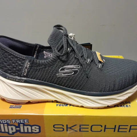 BOXED PAIR OF SKECHERS WOMENS SLIP IN TRAINERS IN NAVY - UK