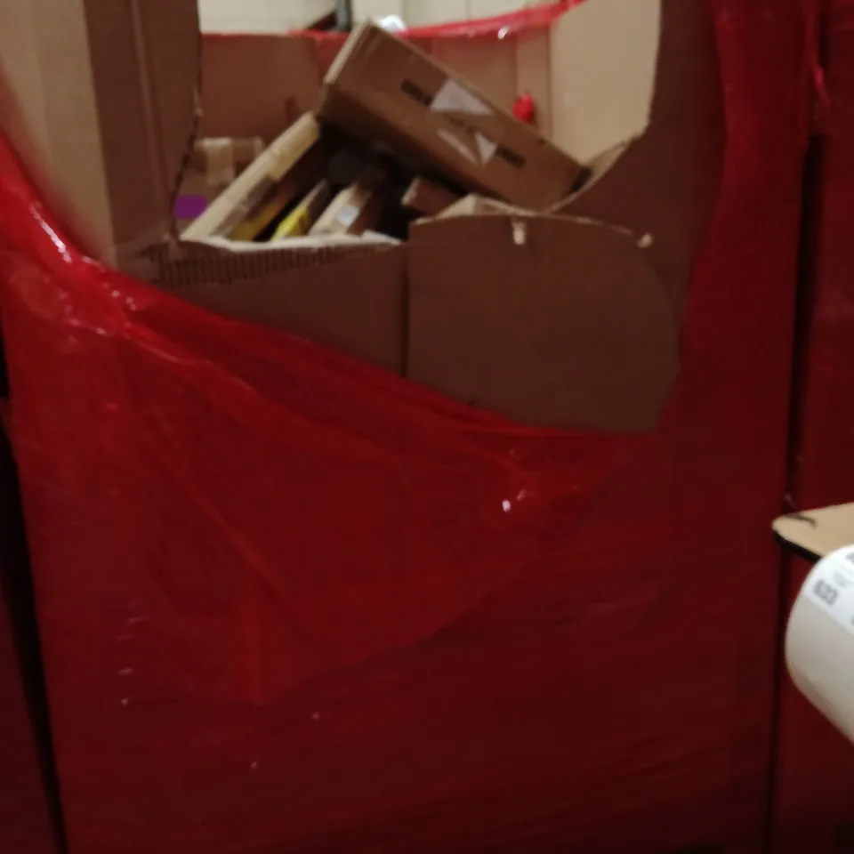 PALLET OF ASSORTED HOUSEHOLD GOODS AND PRODUCTS TO INCLUDE; CEILING FAN WITH LIGHT,GARDEN LIGHT,WOODEN TRIPOD ESSEL