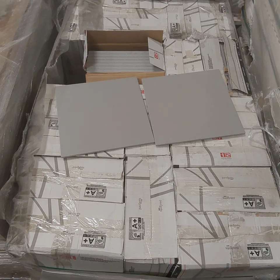 PALLET CONTAINING APPROXIMATELY 32x BOXES OF 16pcs 30 x 30CM PAVIGRÉS GRLIPO TILES