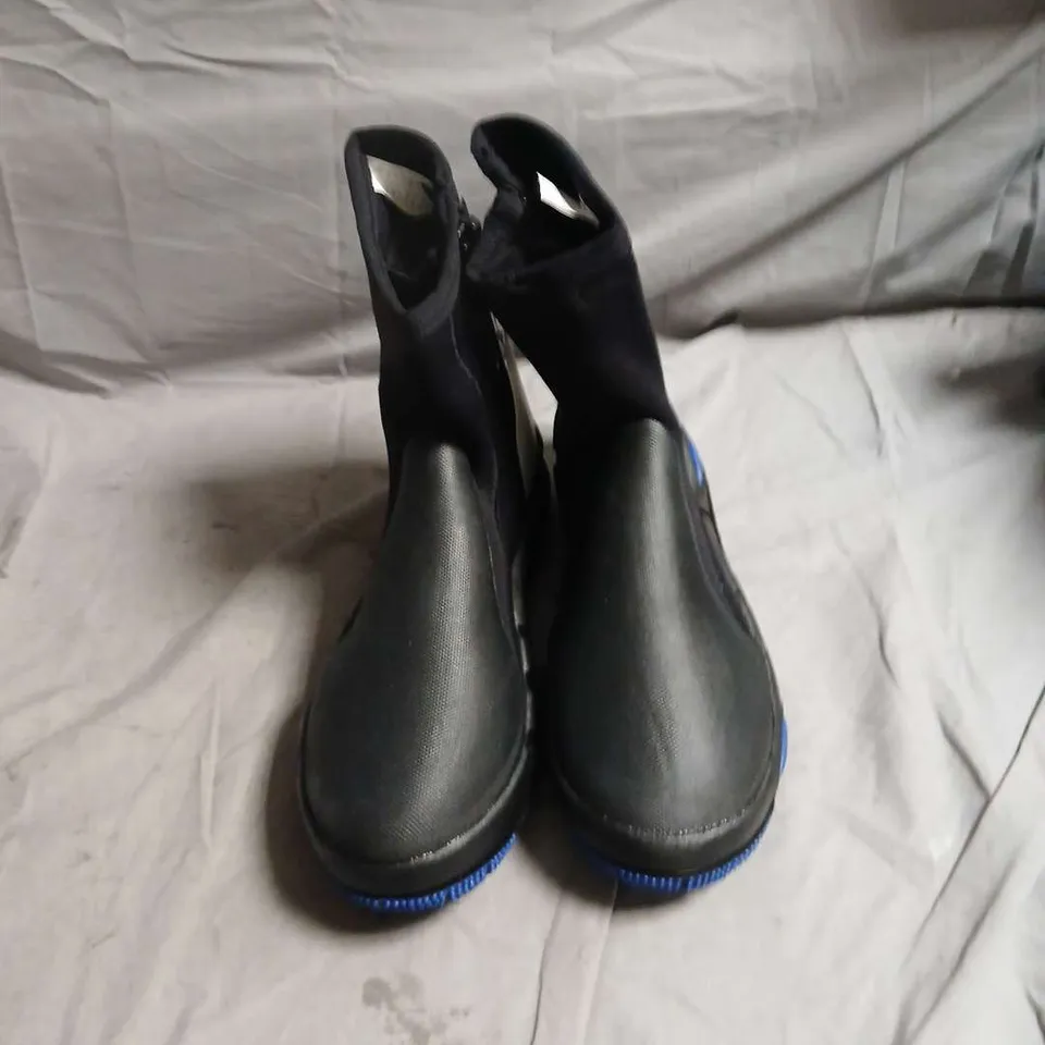 MISSION BOOT WETMAN EQUIPMENT – NEOPRENE PADDLING BOOT, BLACK - SIZE UK 11